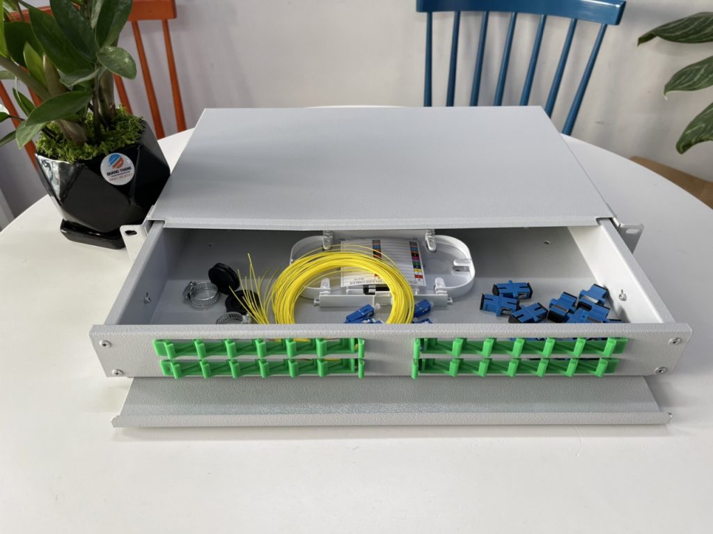 Hộp phối quang ODF 12Fo SC/UPC rack trượt