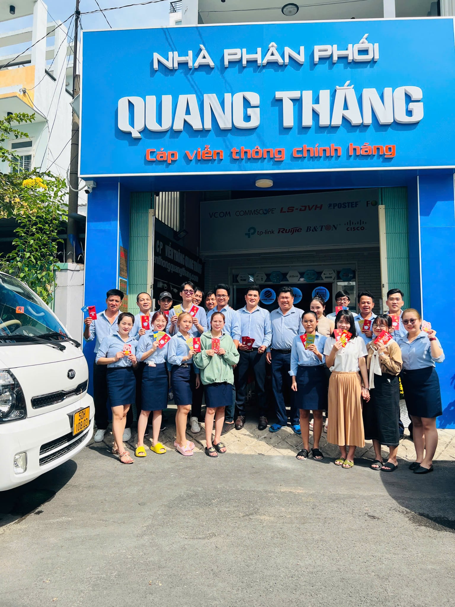 Đội ngũ nhân viên Quang Thắng
